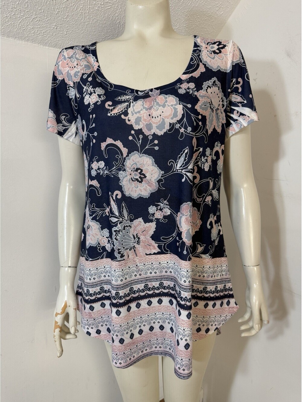 World Unity Womens XL Shortsleeved Tunic Top Knit Navy Pink Sparkles